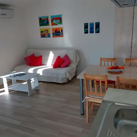 Διαμέρισμα With A Parking Space Bilo, - 13612 *